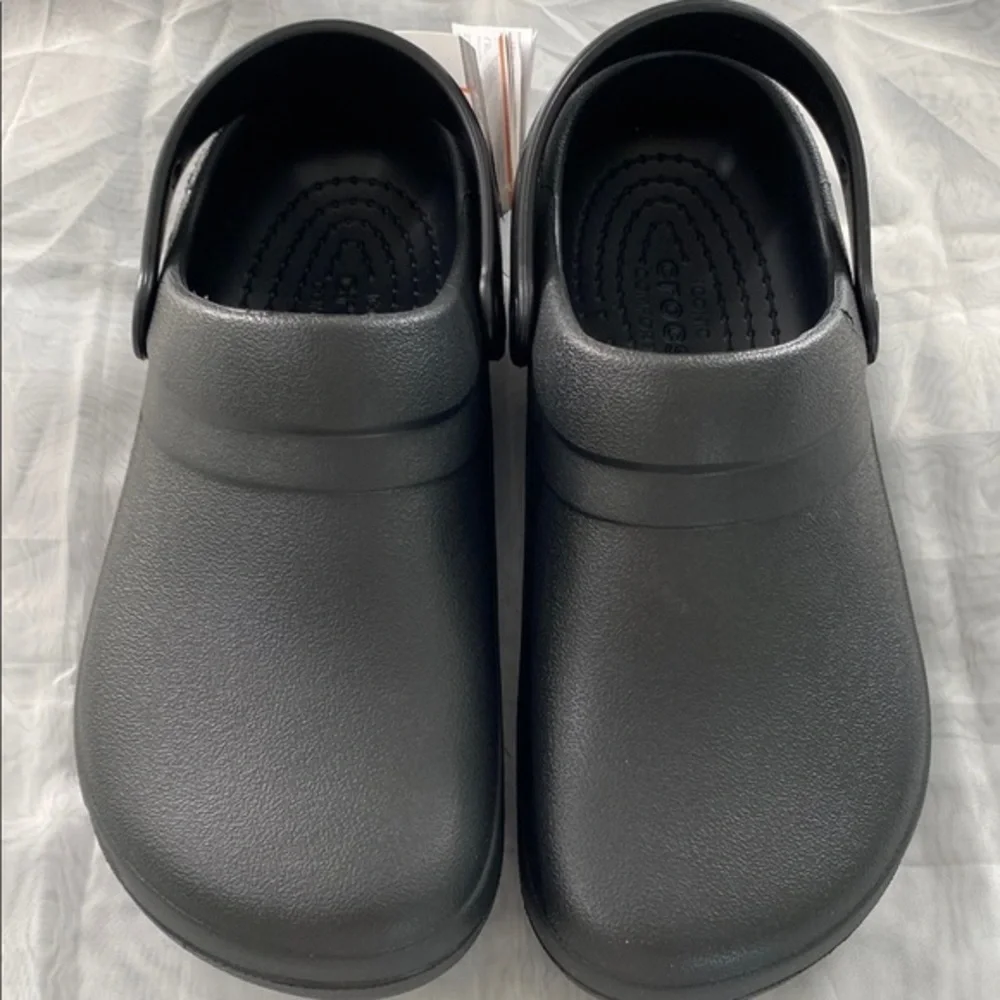 CROCS Black Sandals with Molded Design and Ventilation